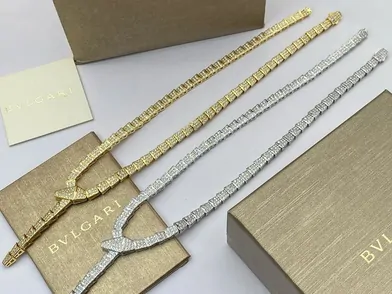 Bijoux : exemple d'articles de la catégorie